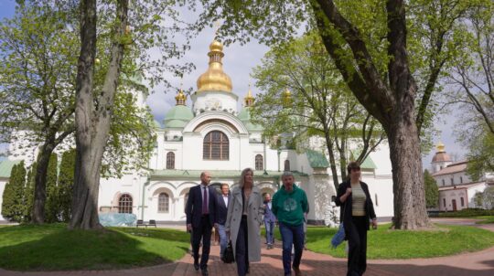 Представники Групи друзів України в ЮНЕСКО відвідали Софію Київську та зустрілися з Олександром Ткаченком