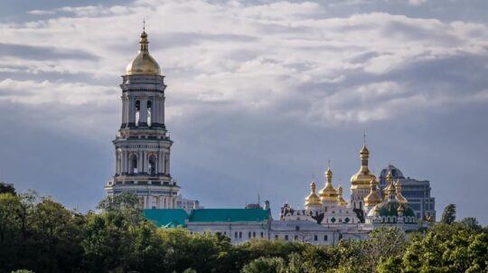 Києво-Печерська Лавра стає українською