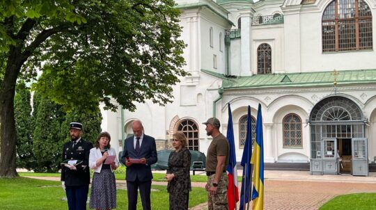 Оксана Забужко та Олег Сенцов нагороджені орденом Почесного Легіону Франції