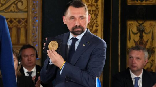 The Minister of Culture of Italy presented a medal to Mykola Tochytskyi at the G7 summit