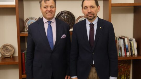 Демократія і стратегічні комунікації: Микола Точицький обговорив із Генсекретарем Спільноти демократій підтримку України