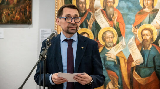 «Трійця Святая, слава Тобі»: в Успенському соборі відкрилася виставка до 1700-річчя Першого Вселенського собору  