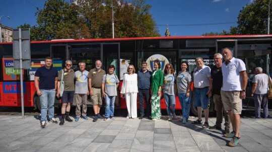 Харківська опера отримала від німецьких благодійників великий пасажирський автобус для потреб театру