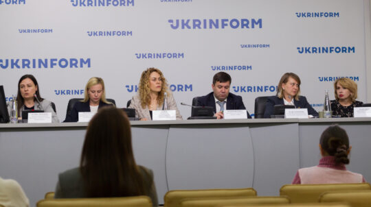 Створюємо мову гідності: в Укрінформі відбувся круглий стіл присвячений Стандарту української мови: термінологія безбар’єрності