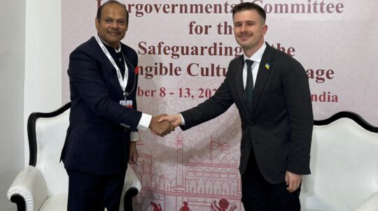 Іван Вербицький зустрівся з Секретарем з питань культури  Міністерства культури Індії під час 20-ї сесії Комітету ЮНЕСКО у Нью-Делі