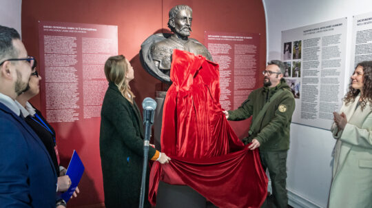 «Мазепа. Стратегія європейської України»: у Лаврі представили унікальне погруддя Івана Мазепи